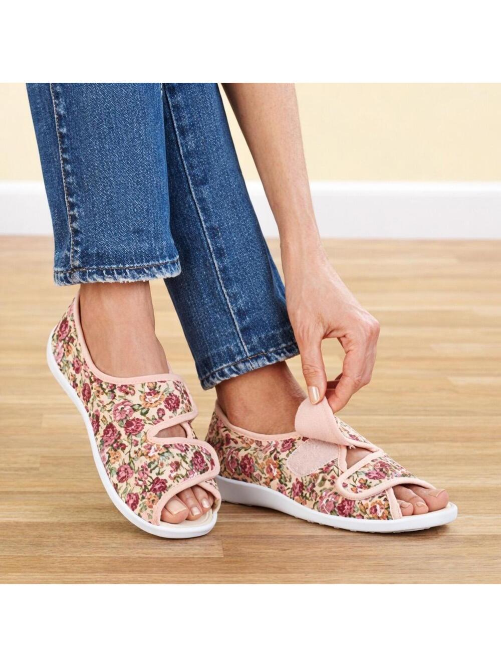 148 New Millie Touch 11W $18 MSRP  hook-and-loop Closure Shoes Floral R0000148